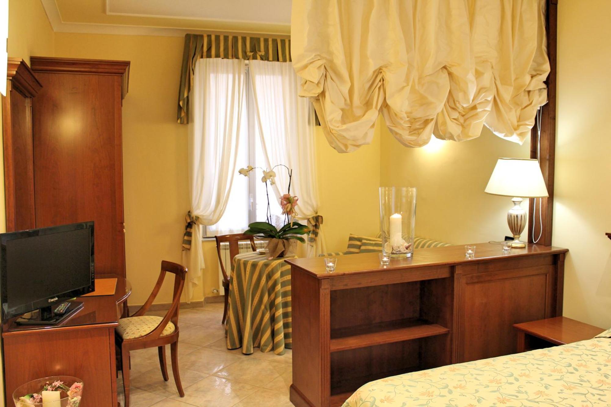 Hotel Astigiana & Appartamenti Varazze Værelse billede