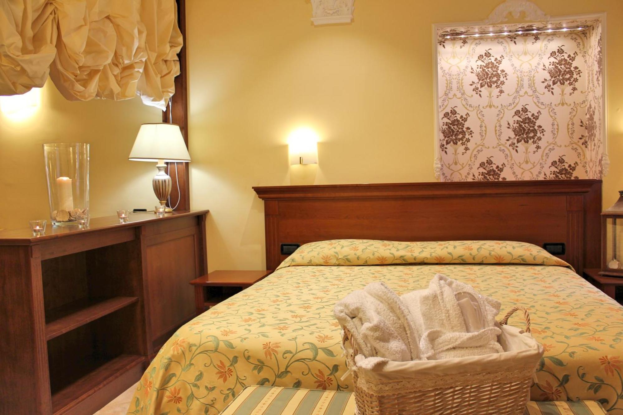 Hotel Astigiana & Appartamenti Varazze Værelse billede