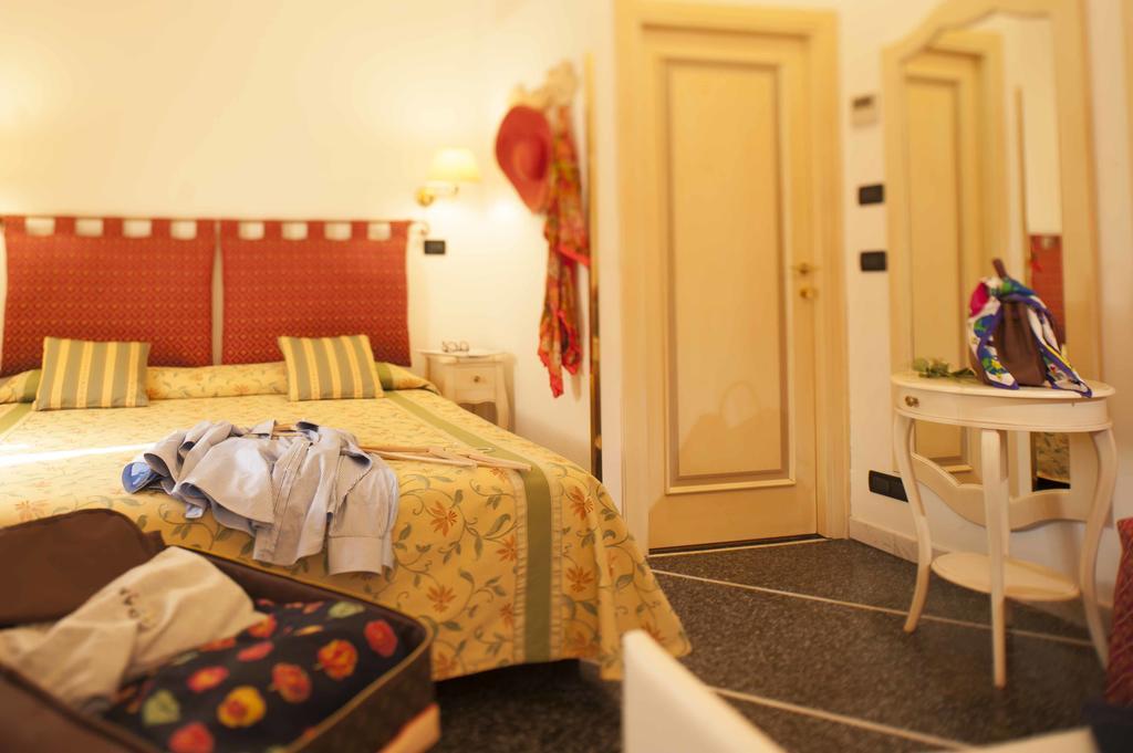 Hotel Astigiana & Appartamenti Varazze Eksteriør billede